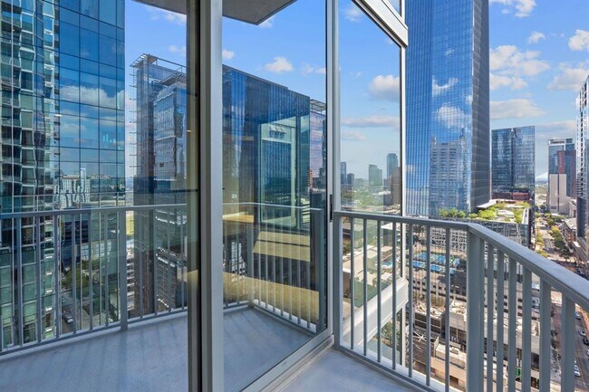 Building Photo - 360 Nueces St