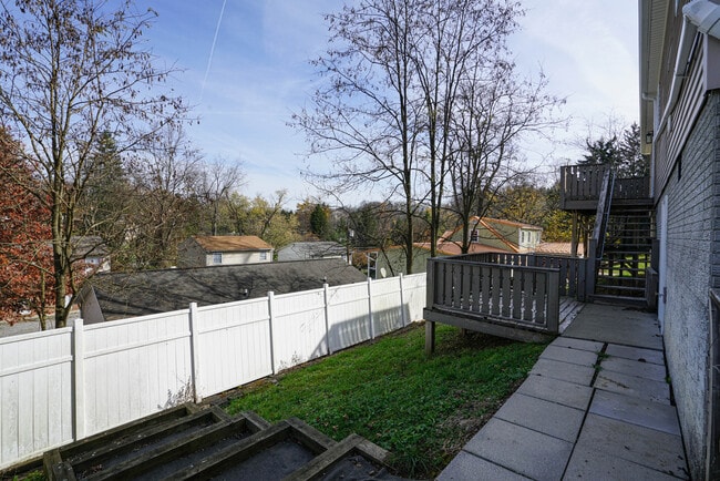 Building Photo - 256 Spring St