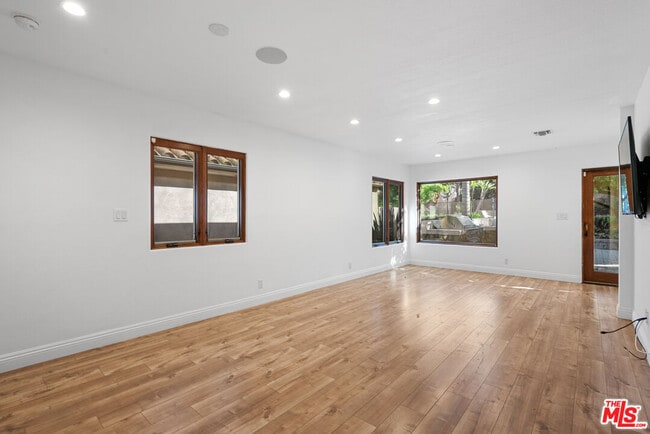 Building Photo - 14710 Greenleaf St