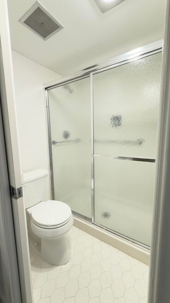 Building Photo - 2000 Presidential Way