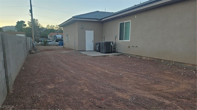 Building Photo - 6048 Moonlight Dr