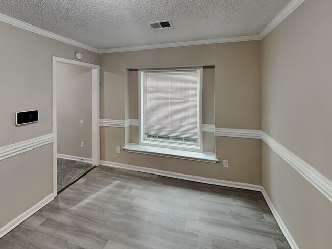 Building Photo - 5913 Sycamore Manor Cove