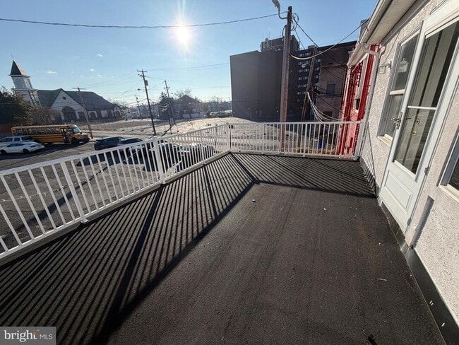 Building Photo - 107 N High St