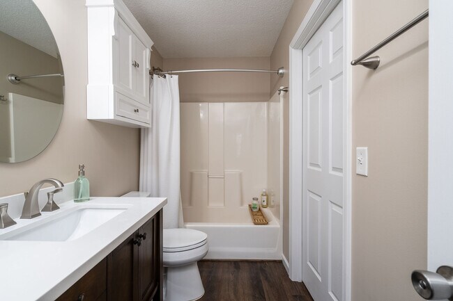 Building Photo - 112 Kings Mountain Ct