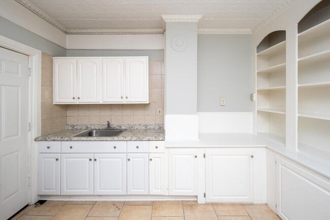 Building Photo - 233 Stow Ave