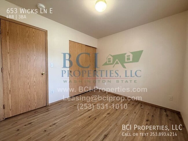 Building Photo - 653 Wicks Ln E