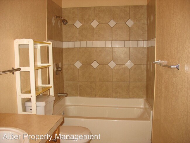 Building Photo - 4 br, 2 bath House - 17265 SE Oatfield Road