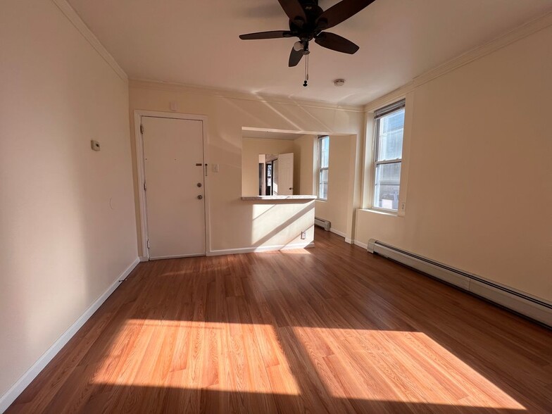 Building Photo - 1101 43rd St