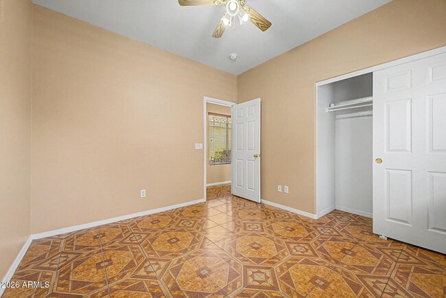 Building Photo - 5329 W La Salle St