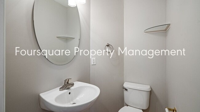 Building Photo - End Unit Townhome | Sunroom| Community Poo...