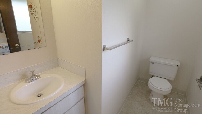 Building Photo - 3283 Addy St