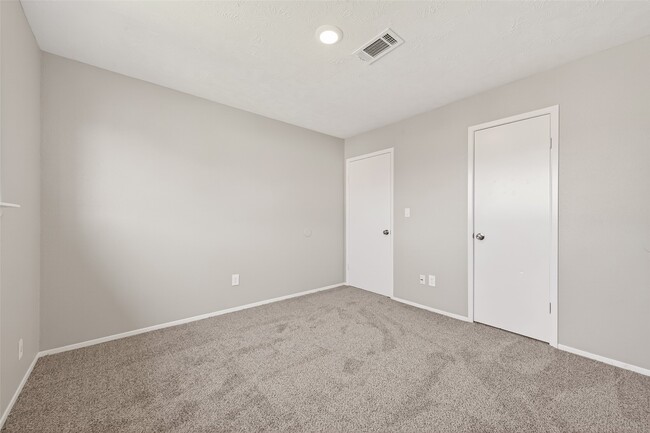 Building Photo - 10707 Staghill Dr