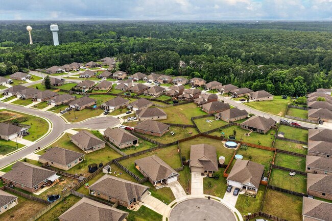 Building Photo - 15610 Ridge Ct