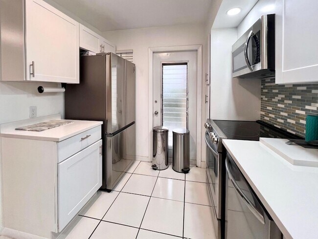 Building Photo - 3010 N Course Dr