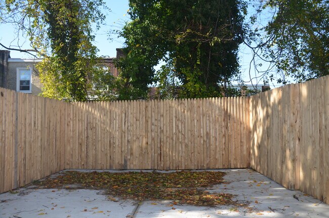 Building Photo - 1624 N 27th St