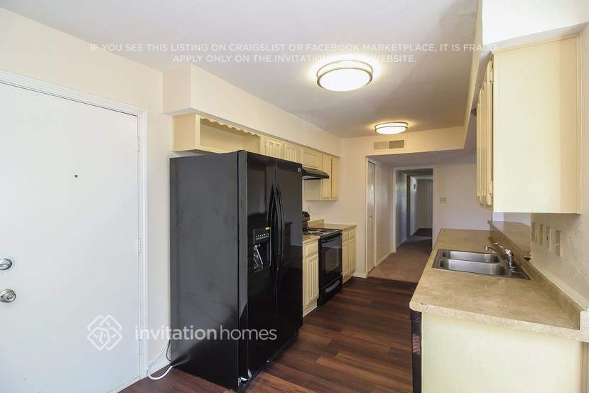 Building Photo - 421 Kingsbridge Dr