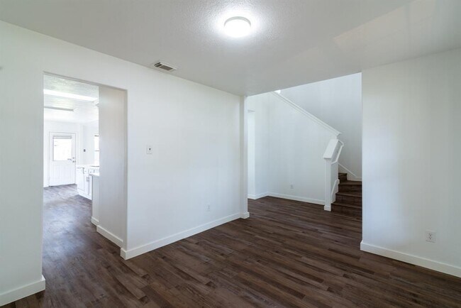 Building Photo - Troy Drive, Missouri City, TX 77459 - 3 BR 2.5 BA single-family home