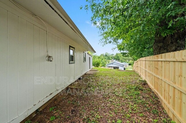 Building Photo - 9500 Ridgemoor Ave