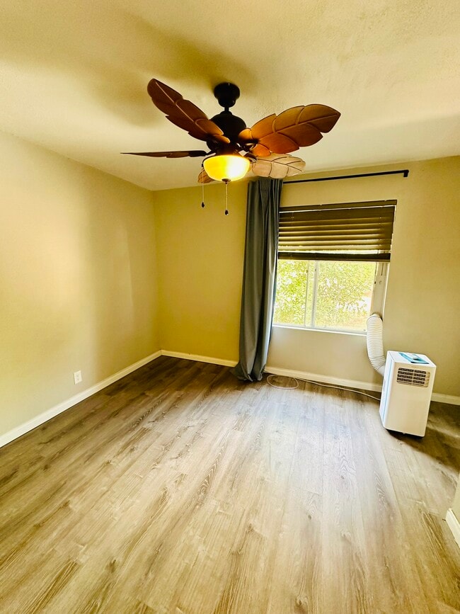 Building Photo - 2089 Manzana Way
