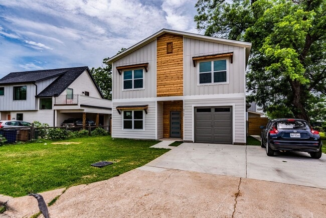 Building Photo - 3702 Tower View Ct