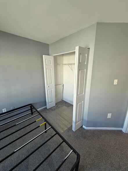 Building Photo - 12 Paynter St