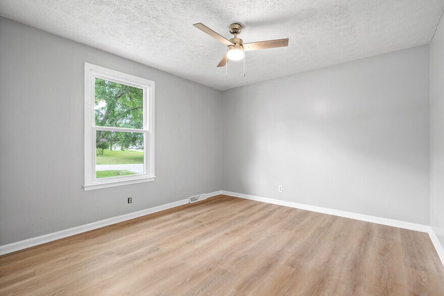 Guest Bedroom 1 - 313 Grassland Dr
