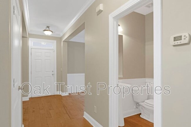 Building Photo - 5185 Celtic Dr