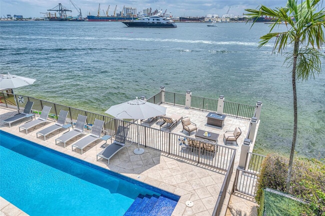 Building Photo - 1949 Harbourview Dr