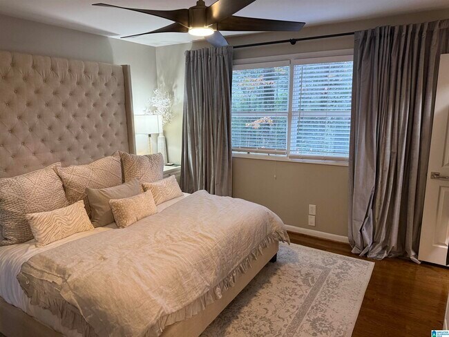 Building Photo - 3153 Woodhaven Dr