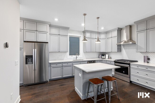 Building Photo - Two Bedroom Condo on Lookout Hill in Grand Rapids!