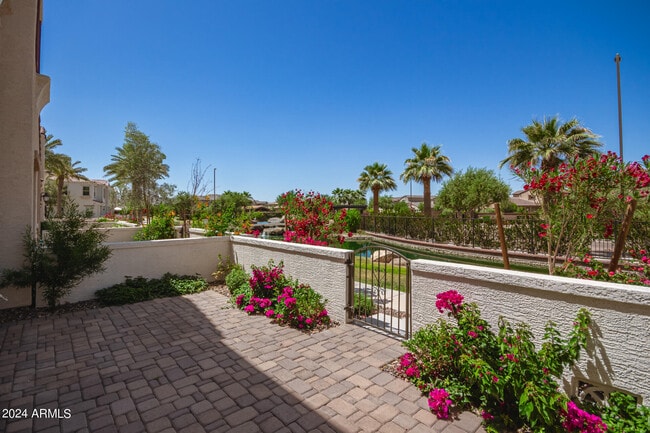 Building Photo - 4077 S Sabrina Dr