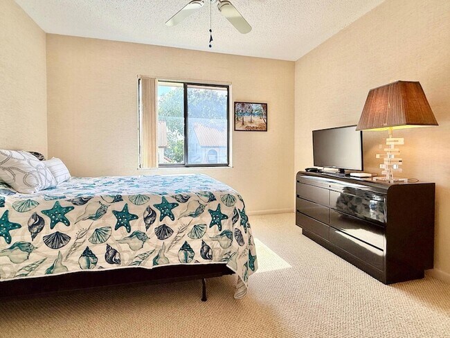 Building Photo - 10678 Ocean Palm Way