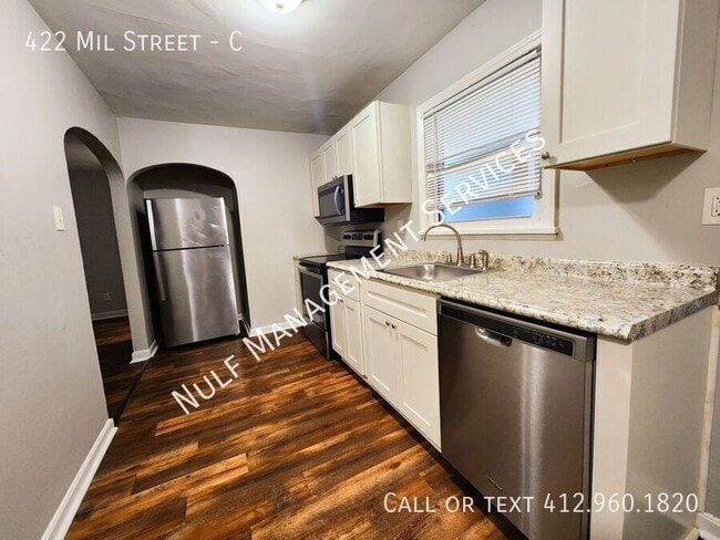 Building Photo - 422 Mil Street-C