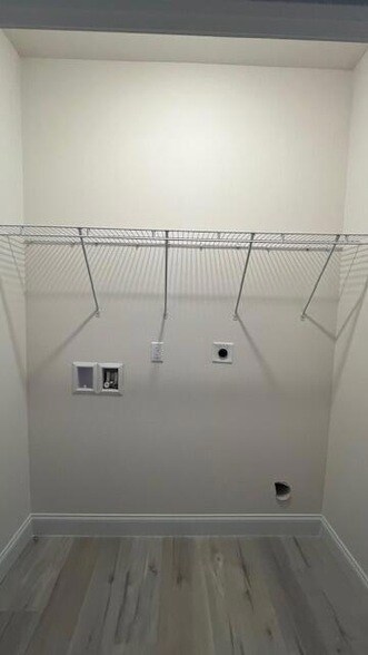 Building Photo - 1914 Cypress Ln