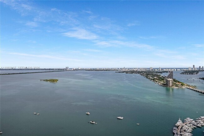 Building Photo - 1750 N Bayshore Dr