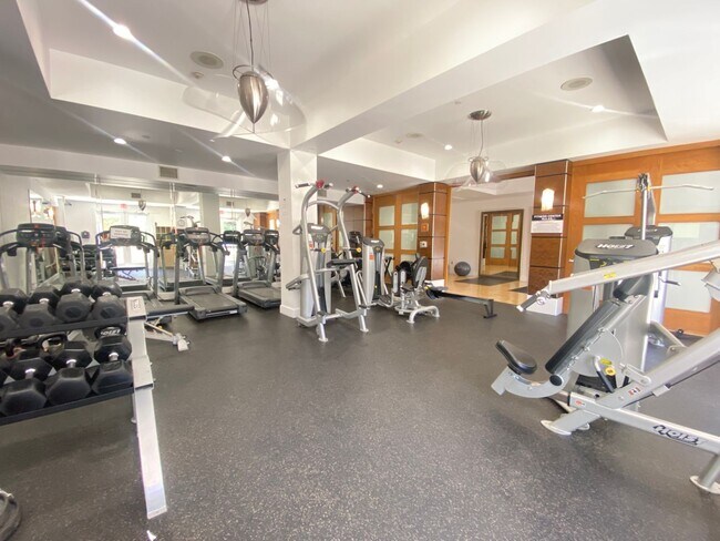 Building Photo - Gorgeous Spacious 2 Bedroom - 2 bath Condo with parking in Little Tokyo