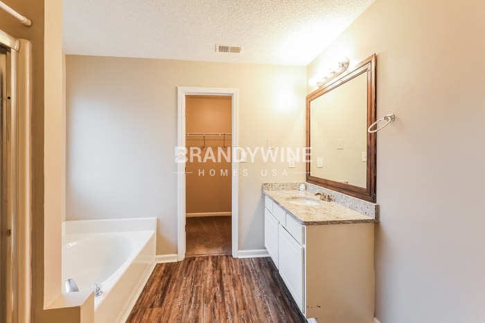 Building Photo - 208 Roberts Trail