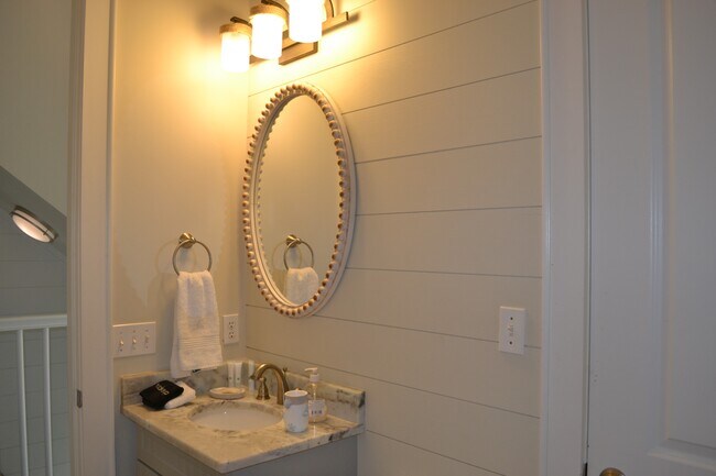 Building Photo - 2350 W County Hwy 30A