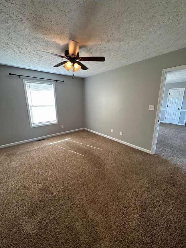 Building Photo - 1009 Bobcat Dr
