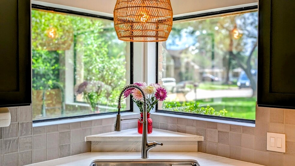 Kitchen - 15707 Downford Dr