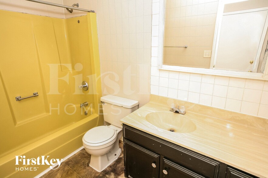 Building Photo - 8819 Timberwood Dr