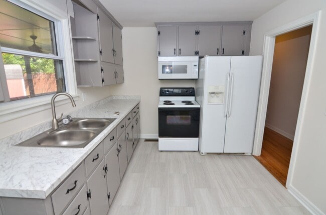 Building Photo - 5019 Raywood Ln