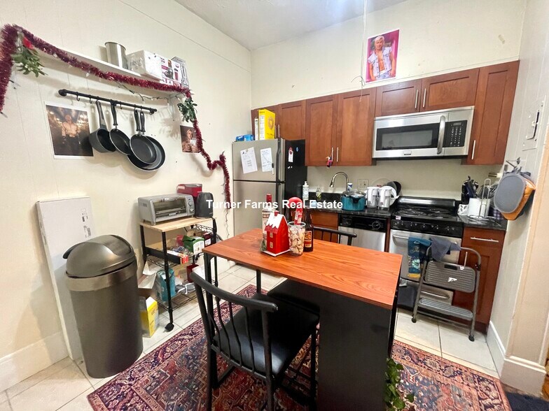 Building Photo - 15 Aberdeen St