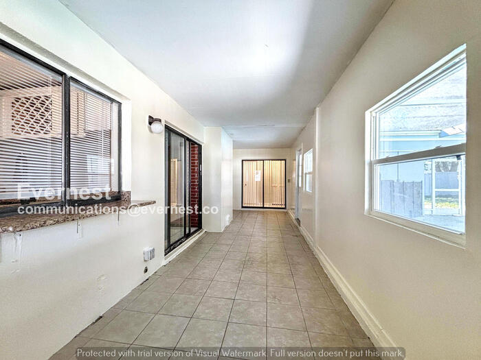 Building Photo - 2 Chip Ct