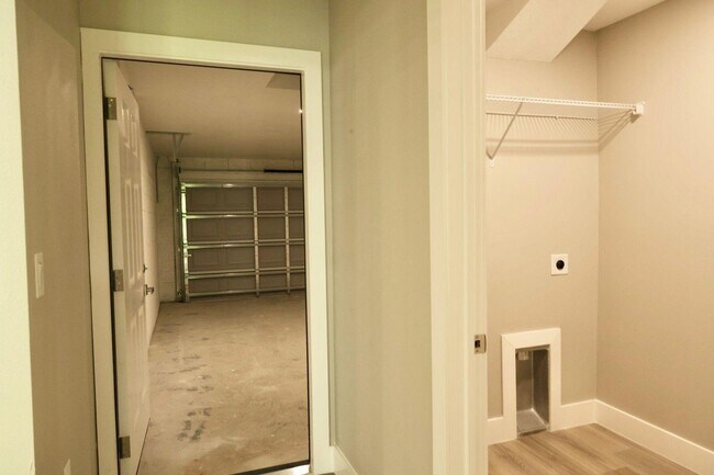 Building Photo - 345 Malauka Loop