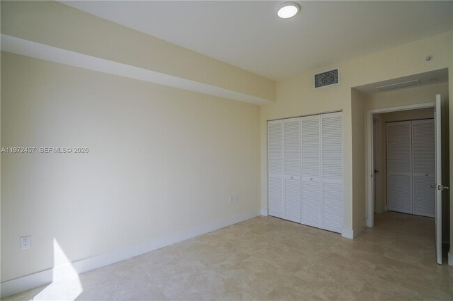 Building Photo - 1091 Galiano St