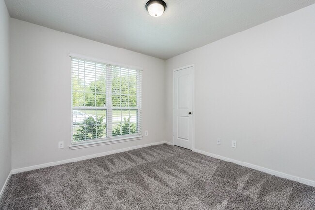 Building Photo - 911 Acorn Trail Pl