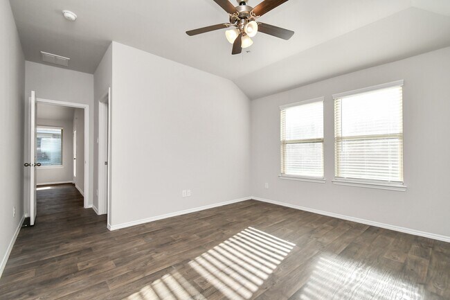 Building Photo - 9878 Laurel Lake Dr