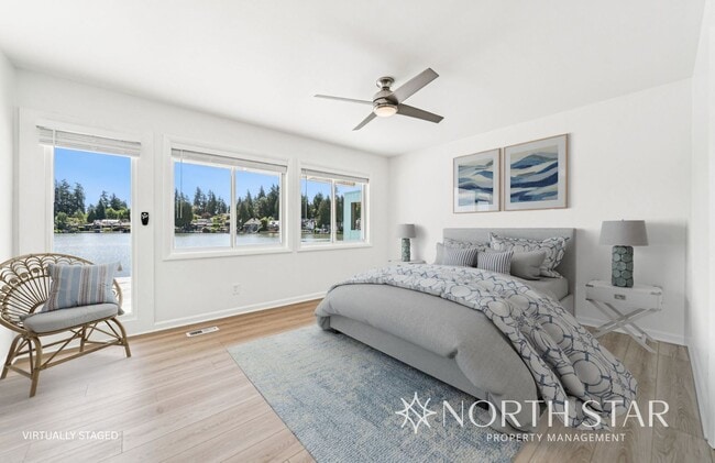 Building Photo - Newly renovated stunning lakefront home.