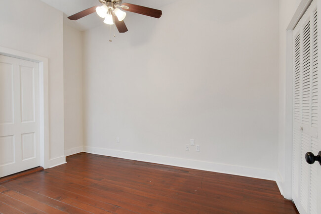 Building Photo - 2026 Baronne St